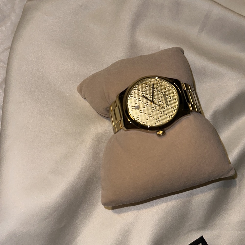 Clock - Picture 2 of 3